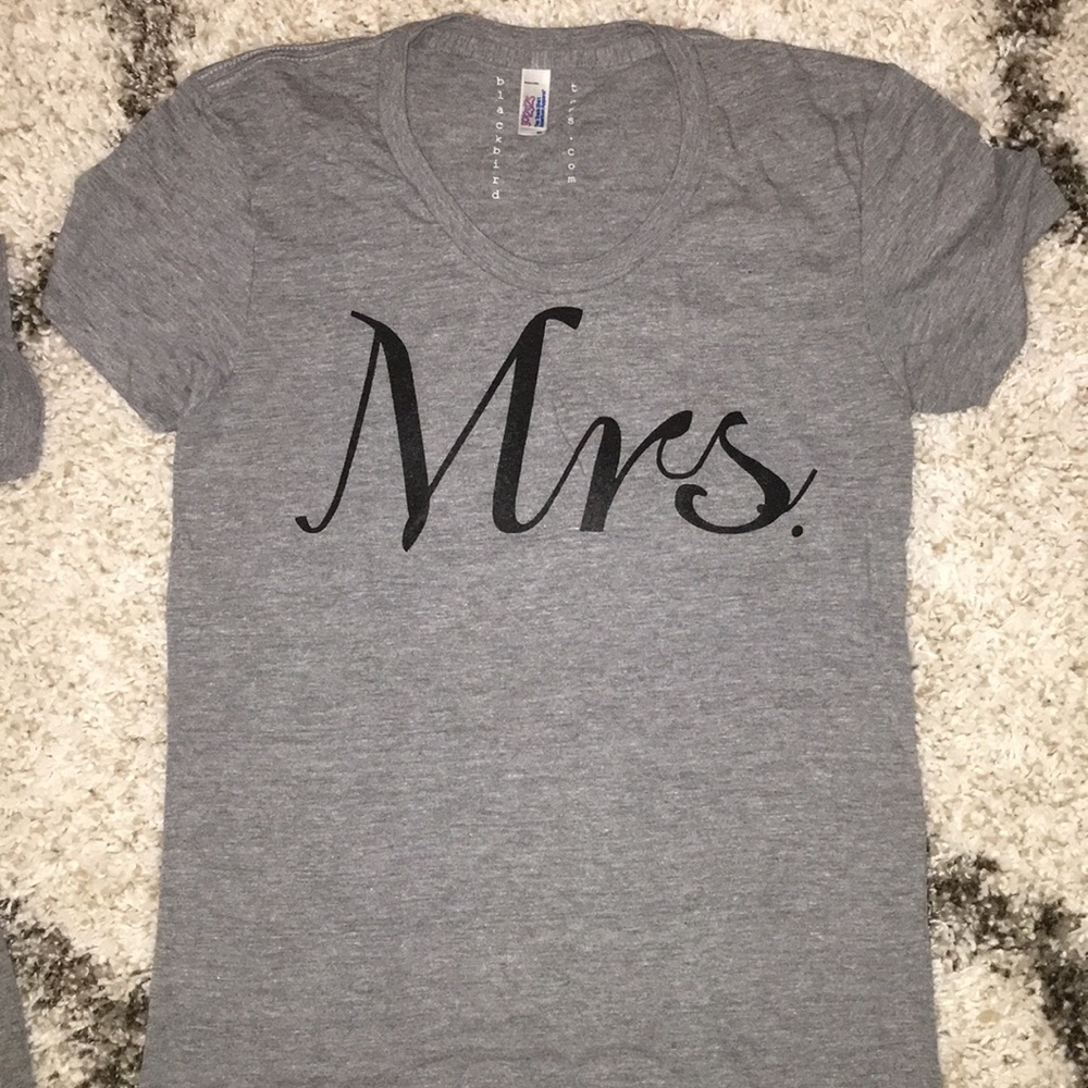 Set Of Two, Mr & Mrs Soft T-Shirts Like New - image 3